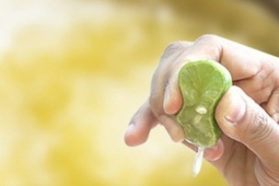 Sức khỏe đời sống - Vì sao khi ăn rau lang nên vắt thêm vài giọt chanh?