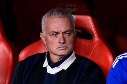 Mourinho bị Fenerbahce sa thải vì mất vé dự cúp C1