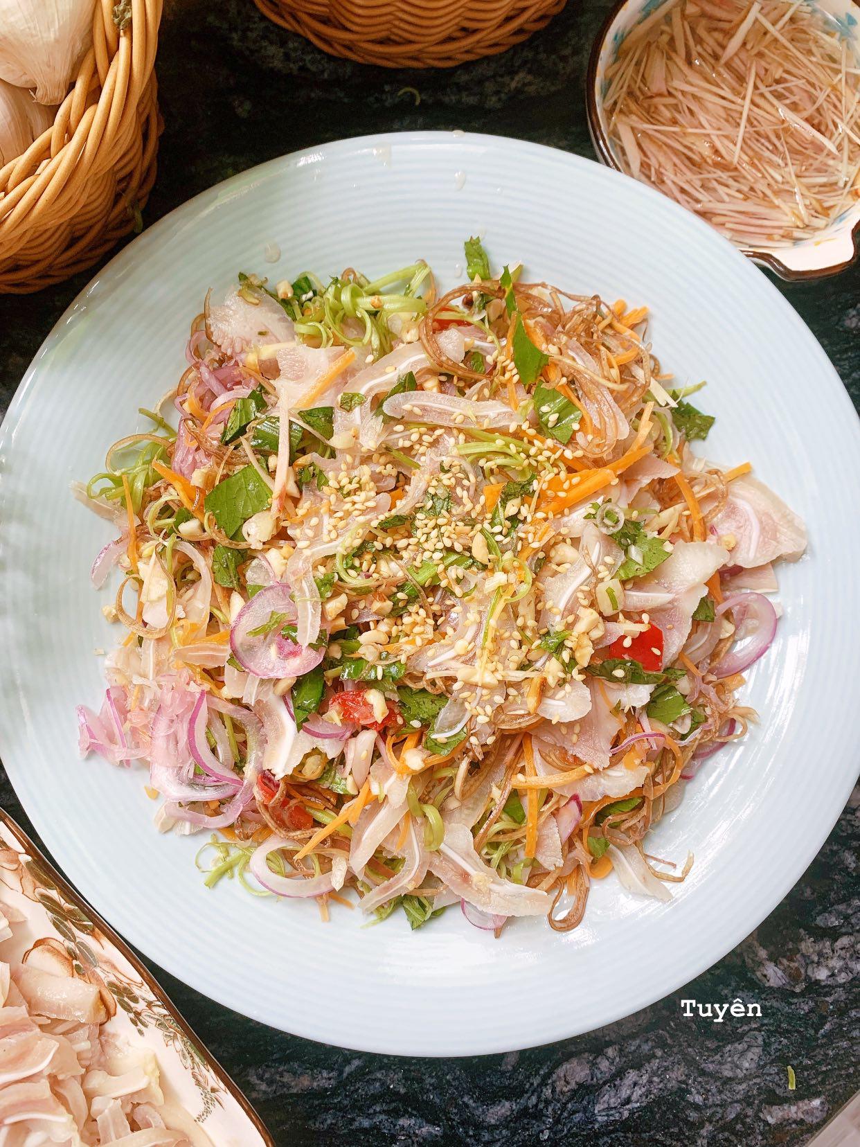 Cách làm nộm hoa chuối tai heo giòn ngon mừng Tết Độc lập - 1