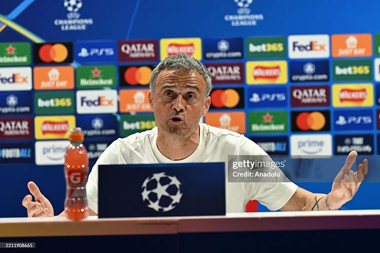 HLV Enrique không bị phạt