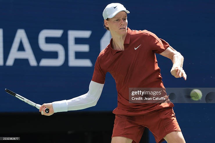 Sinner thi đấu ấn tượng