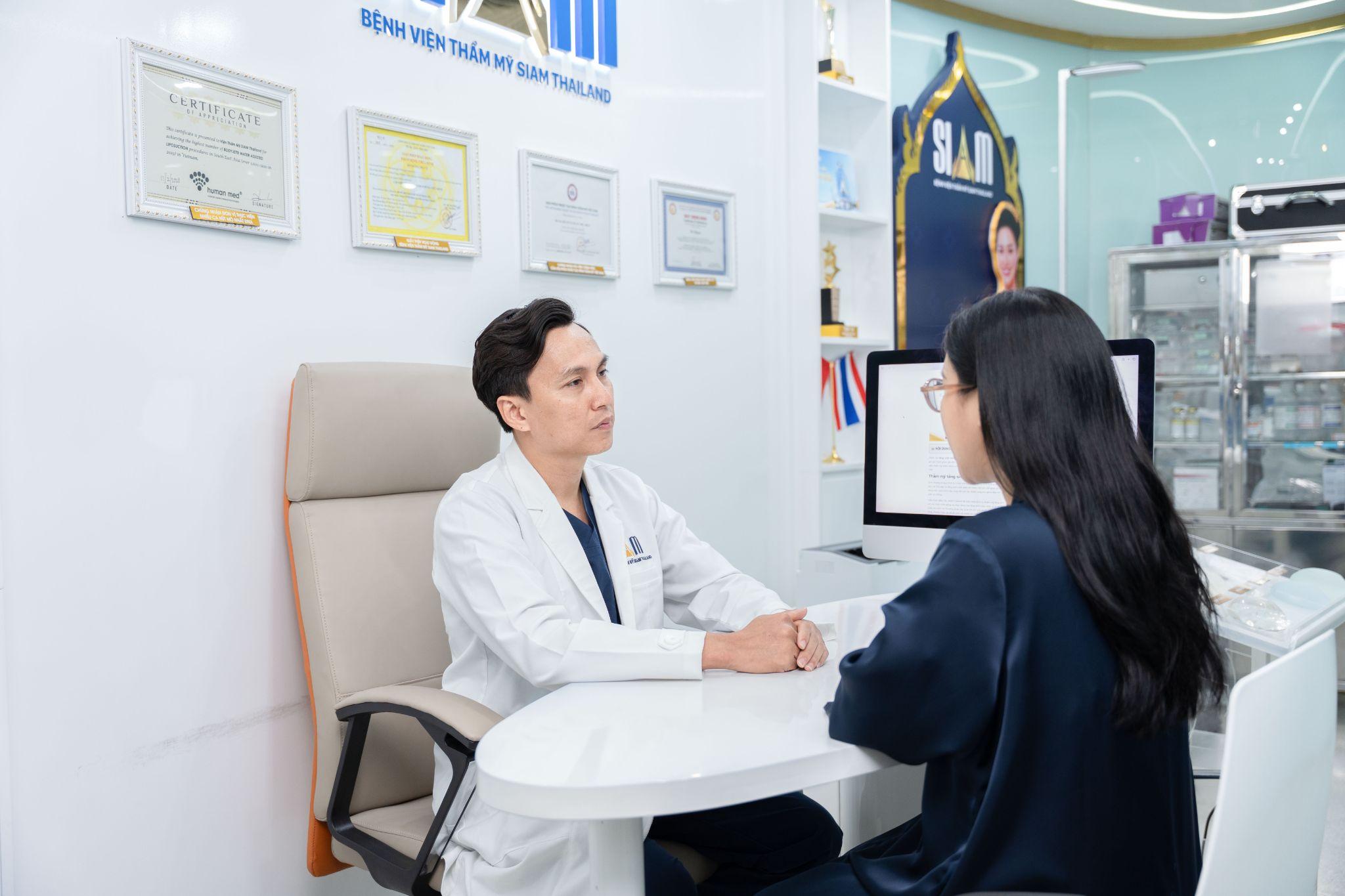 Hiện tại Dr. Lukas đang công tác tại khoa phẫu thuật thẩm mỹ bệnh viện thẩm mỹ SIAM Thailand