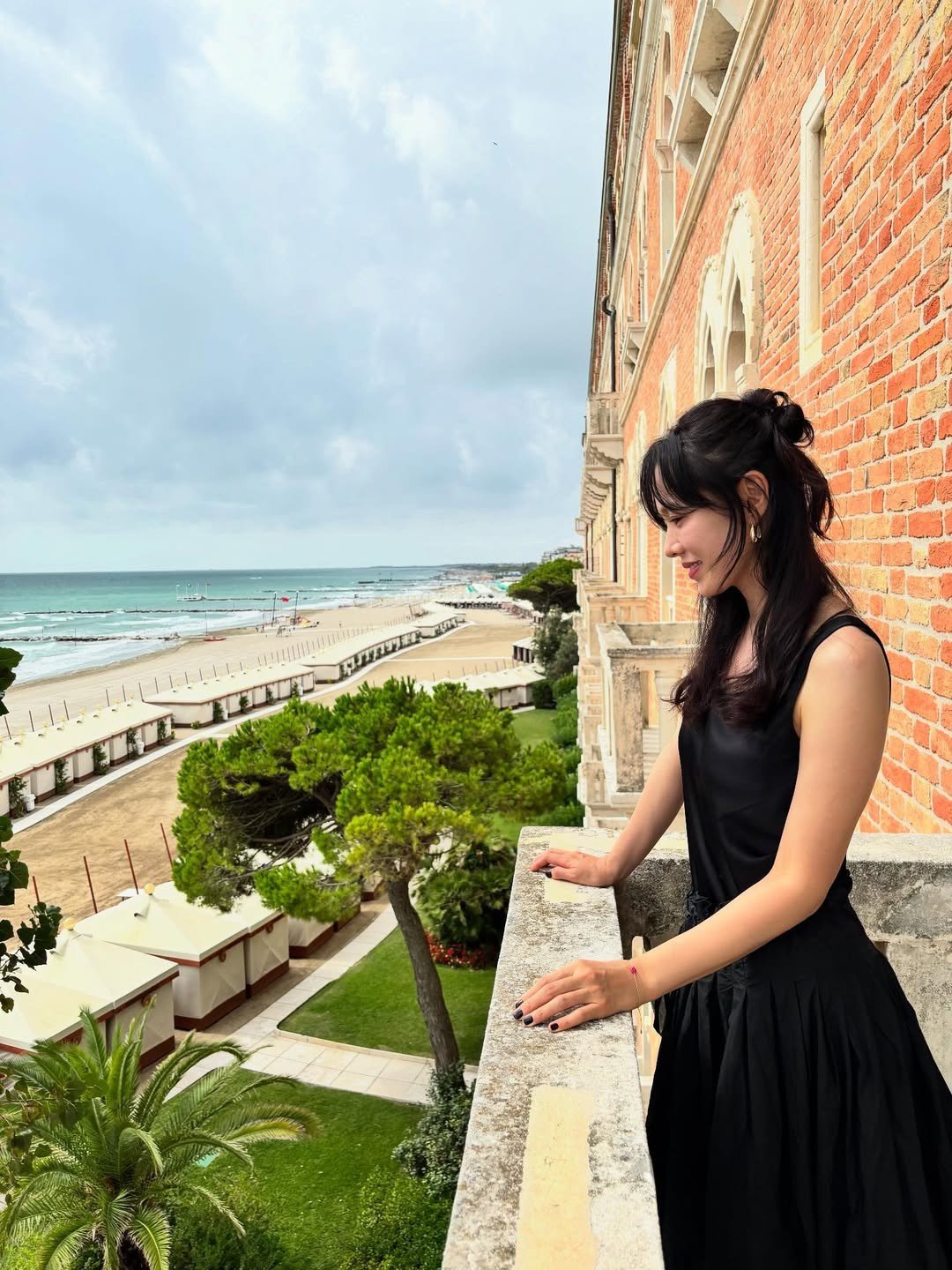 Son Ye Jin chia sẻ hình ảnh tới Venice (Italia) để tham dự Liên hoan phim.