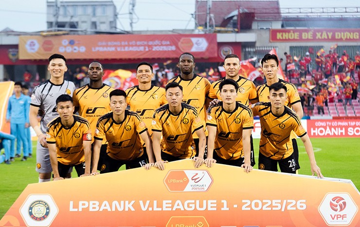 Các cầu thủ Thanh Hóa không khỏi lo lắng về tương lai.