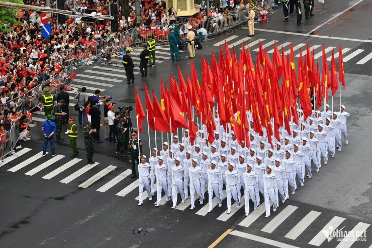 Các khối diễu binh trùng trùng, lớp lớp trên phố phường Hà Nội - 69