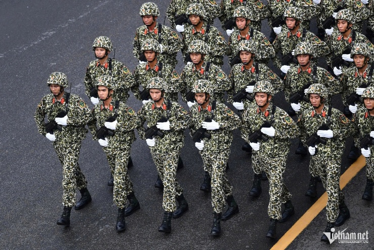 Các khối diễu binh trùng trùng, lớp lớp trên phố phường Hà Nội - 72