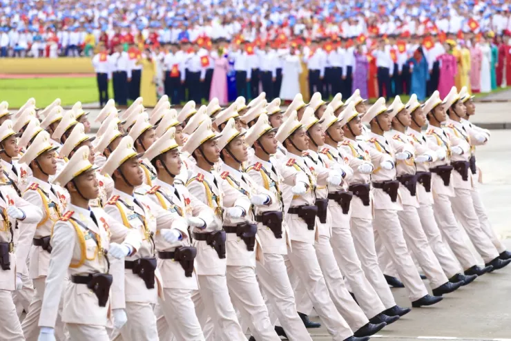 Khối nam sĩ quan Cảnh vệ tham gia tổng duyệt diễu binh,diễu hành .Trải qua hơn 70 năm xây dựng, chiến đấu và trưởng thành, lực lượng Cảnh vệ Công an nhân dân đã lập nhiều chiến công xuất sắc; bảo vệ tuyệt đối an toàn Chủ tịch Hồ Chí Minh, các đồng chí lãnh đạo của Đảng, Nhà nước và các đoàn khách quốc tế, các sự kiện và khu vực trọng yếu của đất nước. Ảnh: HOÀNG GIANG