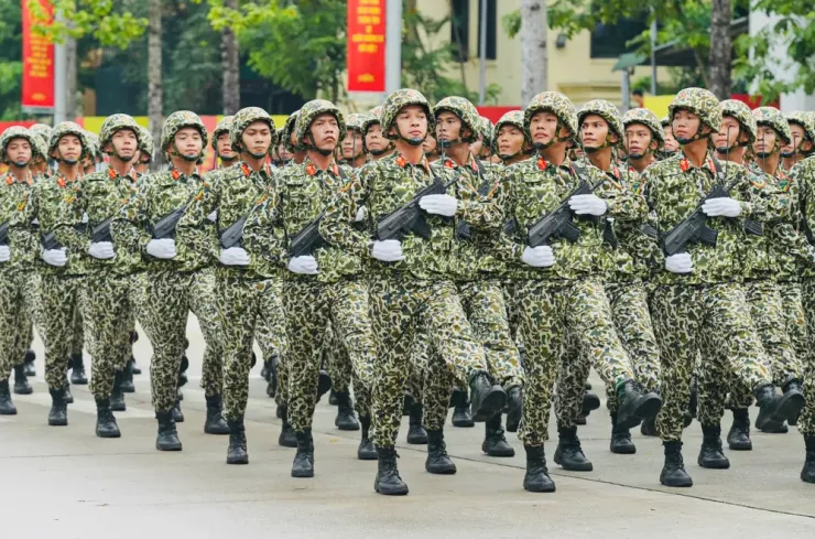 Tham gia tổng duyệt diễu binh, diễu hành còn có khối Chiến sĩ Đặc công - những con người đi không dấu, nói không tiếng, xuất quỷ nhập thần, luồn sâu đánh hiểm và là lực lượng “nở hoa trong lòng địch”, làm cho quân thù kinh hồn bạt vía, lập nhiều chiến công vang dội. Ảnh: PHI HÙNG.