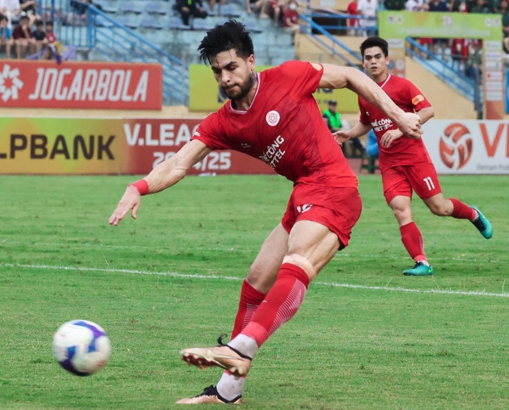 Nhận định Thể Công Viettel vs Becamex TPHCM, 19h15 ngày 30/8: Bám đuổi nhóm đầu - 2