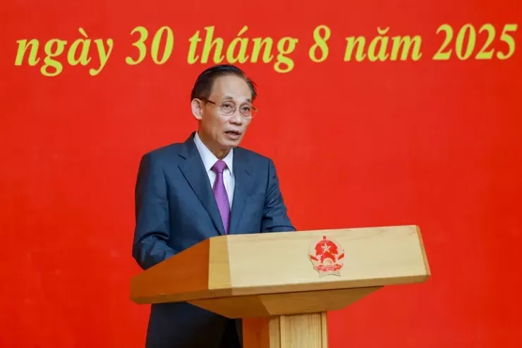 Quyền Bộ trưởng Bộ Ngoại giao Lê Hoài Trung phát biểu nhận nhiệm vụ. Ảnh: VGP