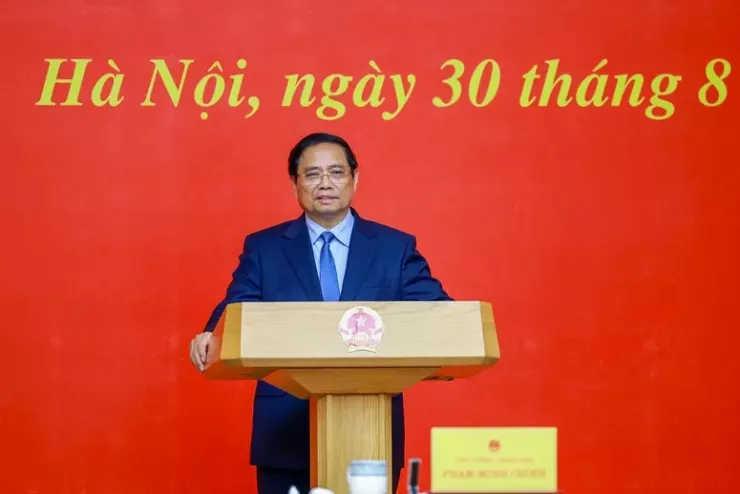 Thủ tướng Phạm Minh Chính phát biểu giao nhiệm vụ cho Quyền Bộ trưởng Bộ Ngoại giao Lê Hoài Trung. Ảnh: VGP