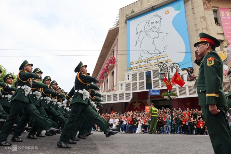 Hai giờ tổng duyệt diễu binh ở Ba Đình - 13