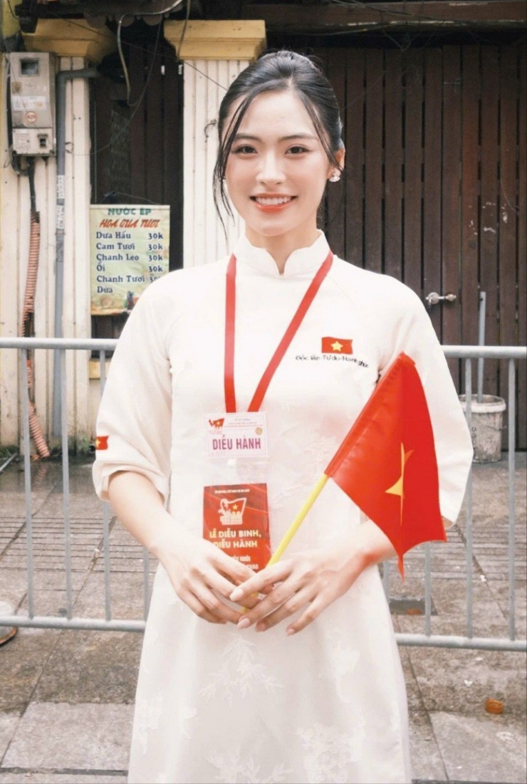 Á hậu Vân Nhi tham gia đầy đủ các buổi hợp luyện, sơ duyệt và tổng duyệt chuẩn bị cho Lễ kỷ niệm 80 năm Cách mạng tháng Tám thành công (19/8/1945-19/8/2025) và Quốc khánh nước Cộng hòa xã hội chủ nghĩa Việt Nam (2/9/1945-2/9/2025).