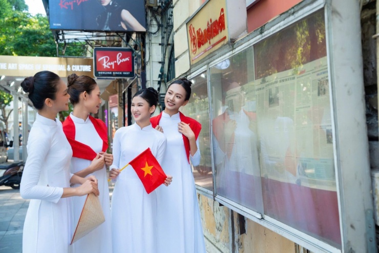 Ban tổ chức chia thí sinh theo nhóm, yêu cầu thực hiện video ngắn truyền cảm hứng trên các nền tảng mạng xã hội. Theo nhà sản xuất, mùa thứ chín đòi hỏi cao thí sinh về mọi mặt, ngoài chuyên môn, các người mẫu phải chứng tỏ sự trưởng thành của thế hệ Top Model thời đại mới.