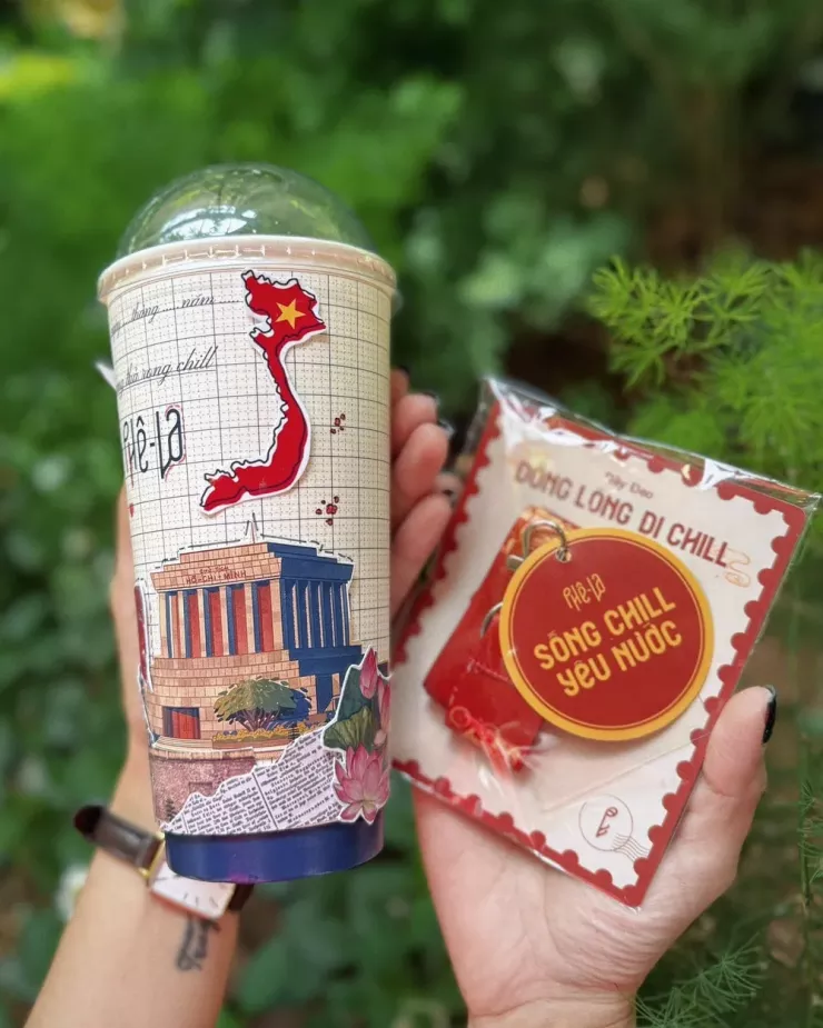 Ly nước in đậm bản sắc dân tộc của chuỗi cà phê Phê La. Ảnh: Phê La