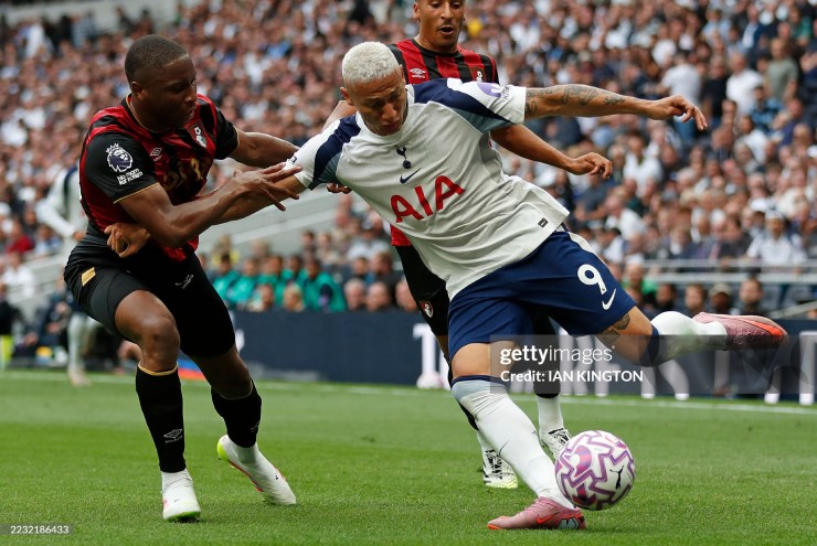 Tottenham gặp khó trước Bournemouth