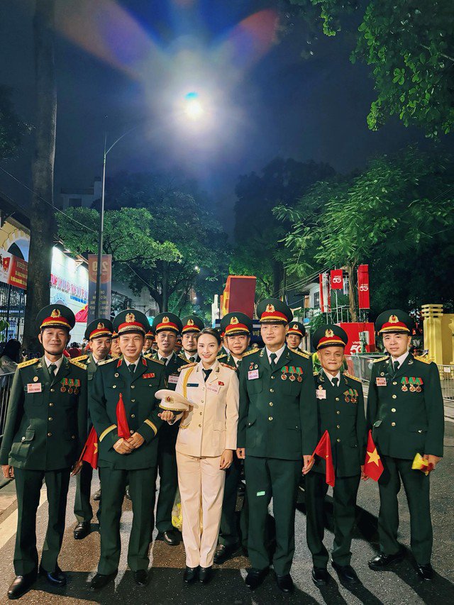 Hậu trường Tổng duyệt A80: Phương Thanh 'bắt vạ' Xuân Bắc, Bảo Thanh có bức ảnh 'sĩ đến già' - 1