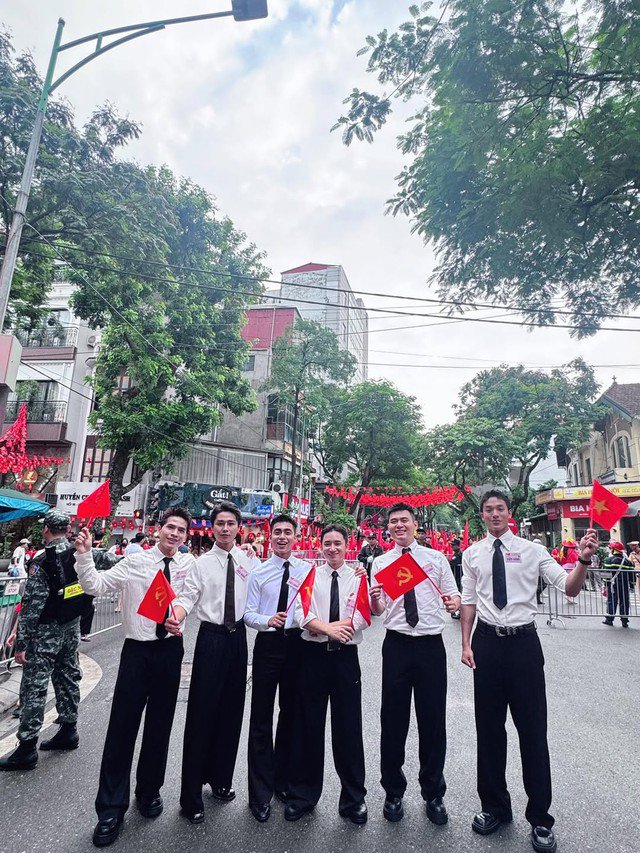 Quốc Thiên, Tăng Duy Tân, MONO, Phan Mạnh Quỳnh, Hải Long (chồng Salim), Nhật Hoàng cho biết đây là một dấu ấn đặc biệt trong cuộc đời họ.