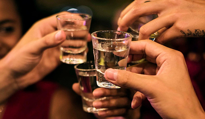 Rượu bia là nguyên nhân trực tiếp gây nên hơn 30 bệnh lây nhiễm và 200 bệnh tật khác. Ảnh: Henryford