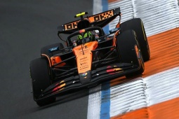 Đua xe F1, Dutch GP: Ba lần cờ đỏ xuất hiện, bất ngờ Aston Martin thách thức McLaren