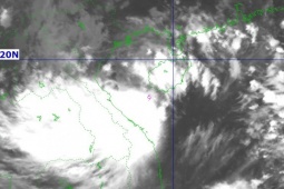 Tin tức trong ngày - Tin mới nhất về bão số 6: Cách Hà Tĩnh - Bắc Quảng Trị khoảng 210km, giật cấp 10