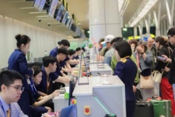 Thị trường - Tiêu dùng - Bất ngờ giá vé máy bay từ TP HCM đi Hà Nội trước lễ diễu binh, diễu hành