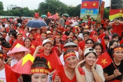 Kinh doanh - Cảm xúc của người dân được tặng tiền dịp Quốc khánh