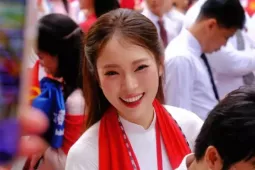 Giải trí - Người dân ôm chầm Hoàng Thùy Linh, Đen Vâu và các nghệ sĩ