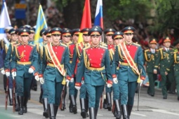 4 khối quân đội nước ngoài ở tổng duyệt diễu binh