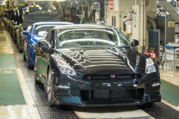 Tin tức ô tô - Xe hiệu xuất cao Nissan GT-R cuối cùng xuất xưởng có gì đặc biệt?