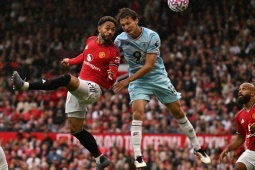 Trực tiếp bóng đá MU - Burnley: Fernandes phạt đền thành bàn, "Quỷ đỏ" chiến thắng (Hết giờ)