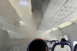 Kinh doanh - Hành khách tố hãng hàng không cố ý hạ nhiệt độ "lạnh như tủ đá" để bán chăn