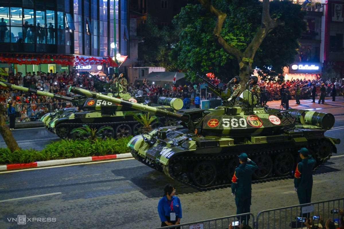 Xe tăng T-54B cải tiến. Ảnh: Giang Huy