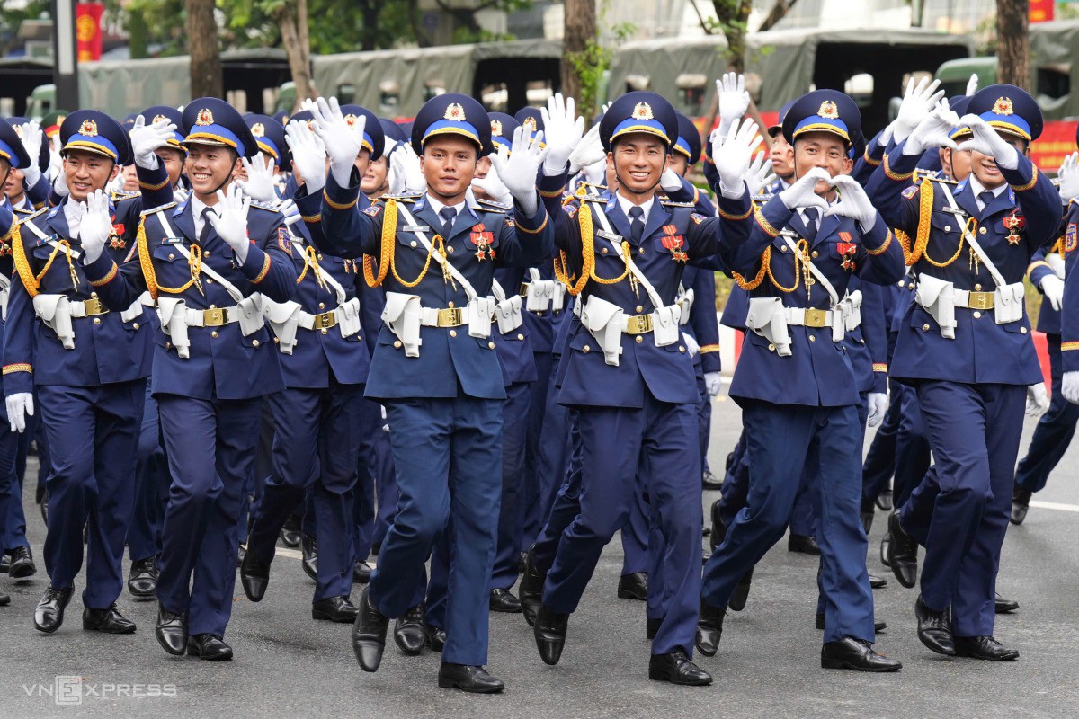 Khối sĩ quan cảnh sát biển. Ảnh: Tùng Đinh