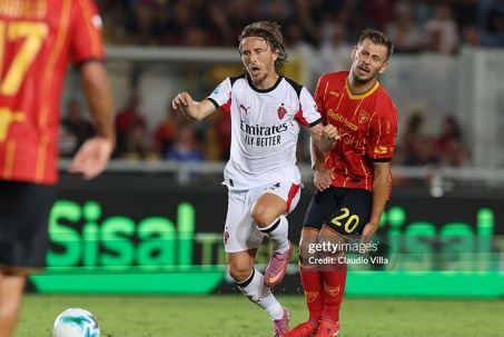 Video bóng đá Lecce - AC Milan: Modric kiến tạo, tưng bừng hiệp 2 (Serie A)