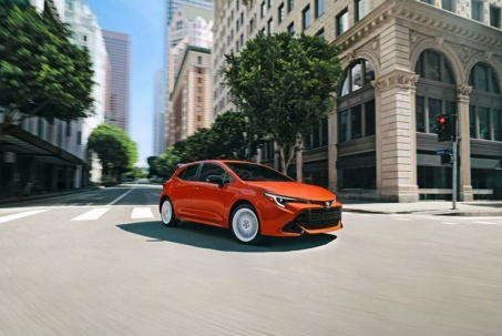 Toyota Corolla Hatchback 2026 trình làng, giá từ 637 triệu đồng