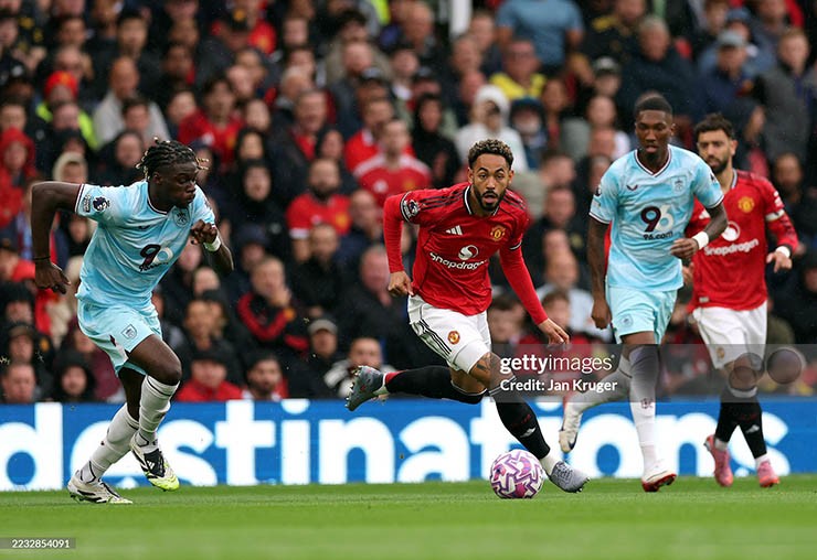 Kết quả bóng đá MU - Burnley: Rượt đuổi 5 bàn, penalty định đoạt phút 90+7  (Ngoại hạng Anh)