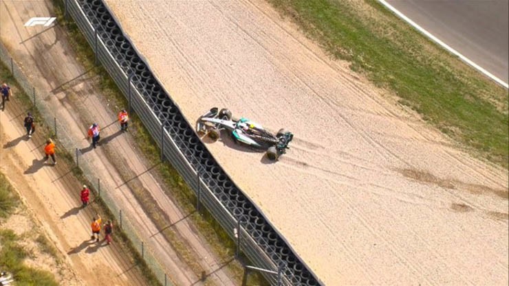 Cờ đỏ đầu tiên thuộc về Kimi Antonelli