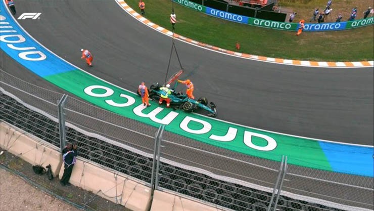 Stroll gặp tai nạn ở cua 3