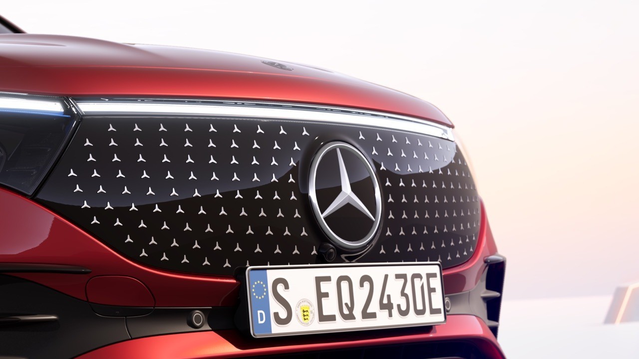 Mercedes-Benz Việt Nam cập nhật giá bán mới cho dòng xe điện EQB 250+ - 3
