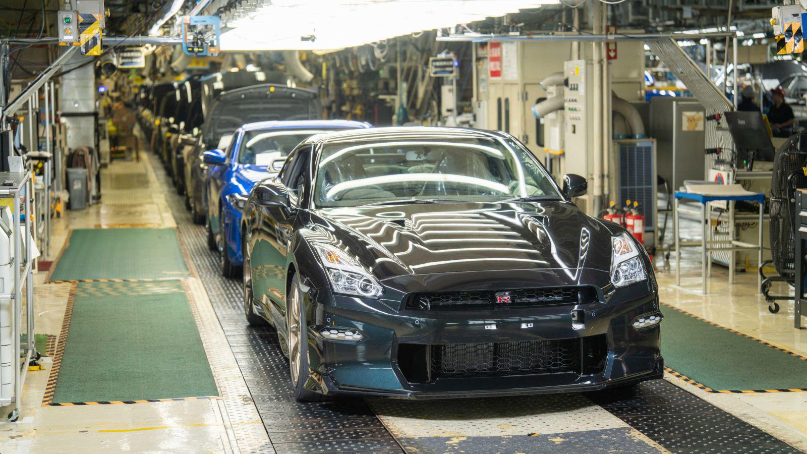 Xe hiệu xuất cao Nissan GT-R cuối cùng xuất xưởng có gì đặc biệt? - 3