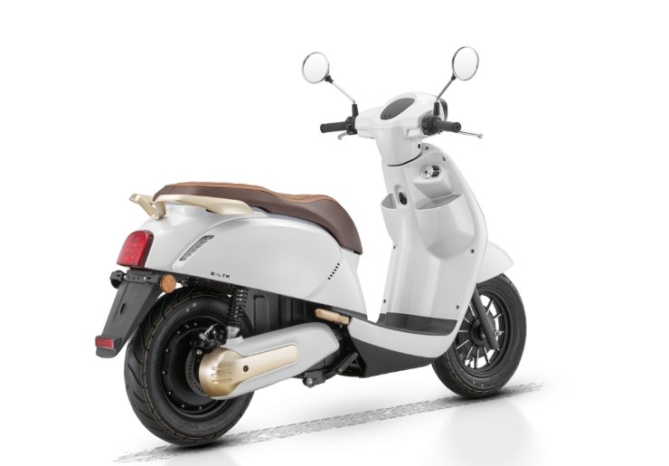 Xe máy điện đẹp như Vespa đi tới 105 km/lần sạc, kèm nhiều trang bị hiện đại - 10