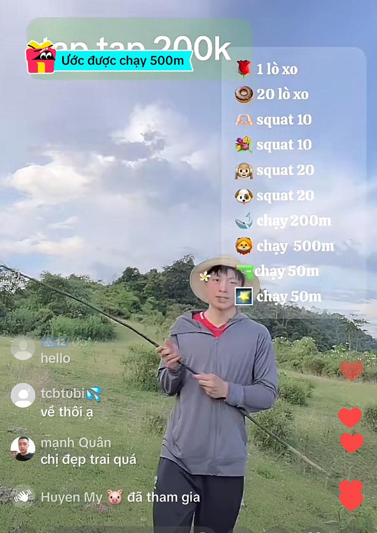 Đặng Thị Hồng livestream thu hút đông đảo người xem