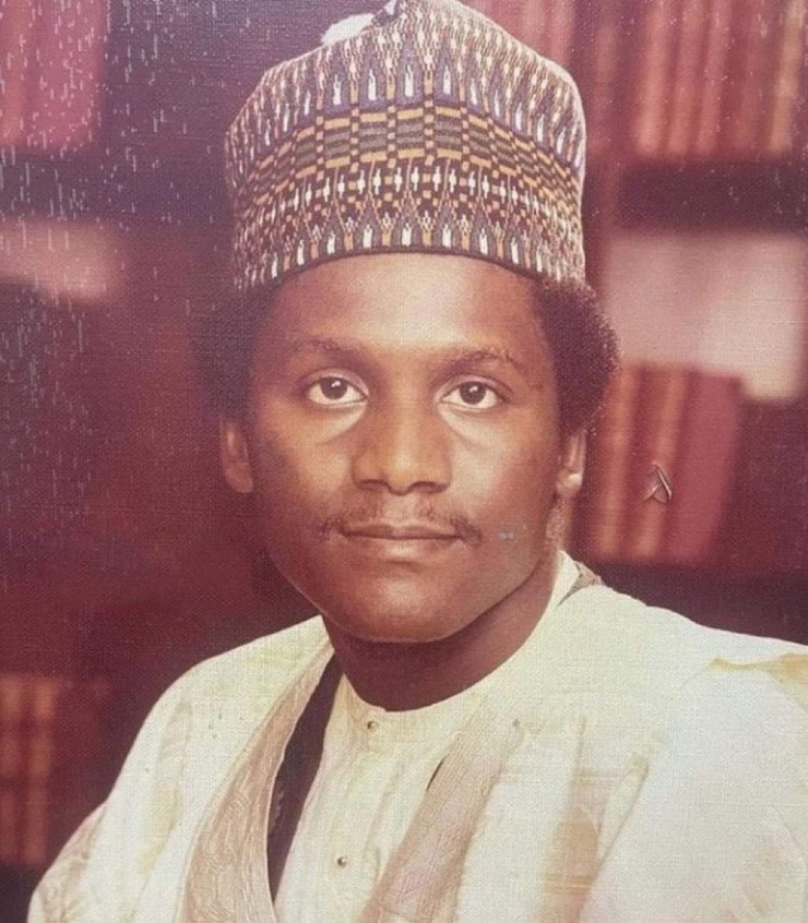 Doanh nhân sinh năm 1957 thời trẻ. Ảnh: X/Nigeria Stories