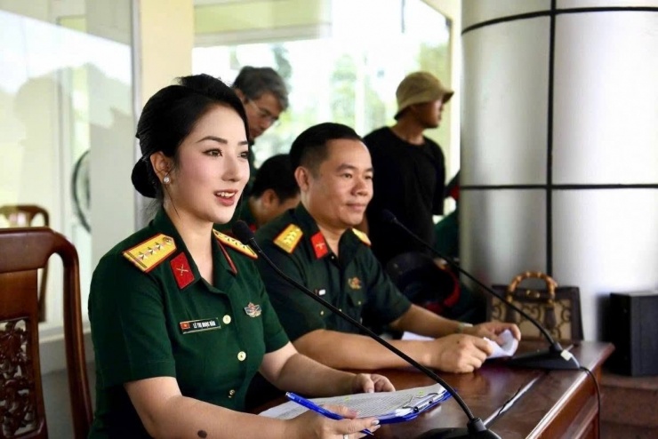 Thượng úy Lê Thị Ngọc Hân và Trung tá Hữu Lập.