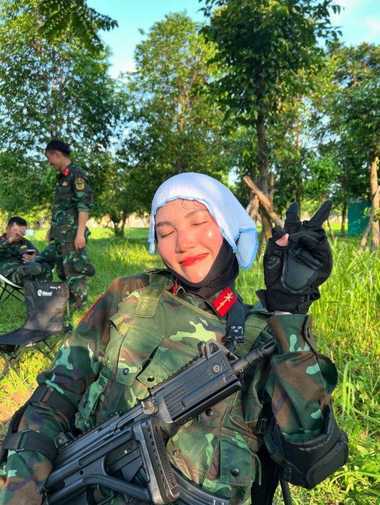 Chiến sĩ A80 được 'săn lùng' sau video cầu tạnh mưa - 3