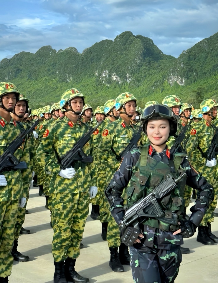Thiếu úy quân nhân chuyên nghiệp Trần Thanh Thảo tại một buổi tổng hợp luyện ở Trung tâm Huấn luyện quân sự quốc gia 4.