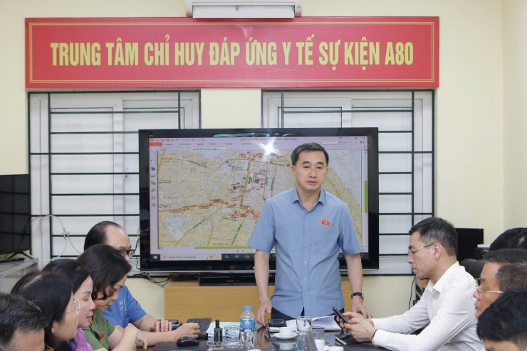 Thứ trưởng Bộ Y tế Trần Văn Thuấn trực tiếp chỉ đạo công tác đảm bảo sức khỏe những người tham dự A80.