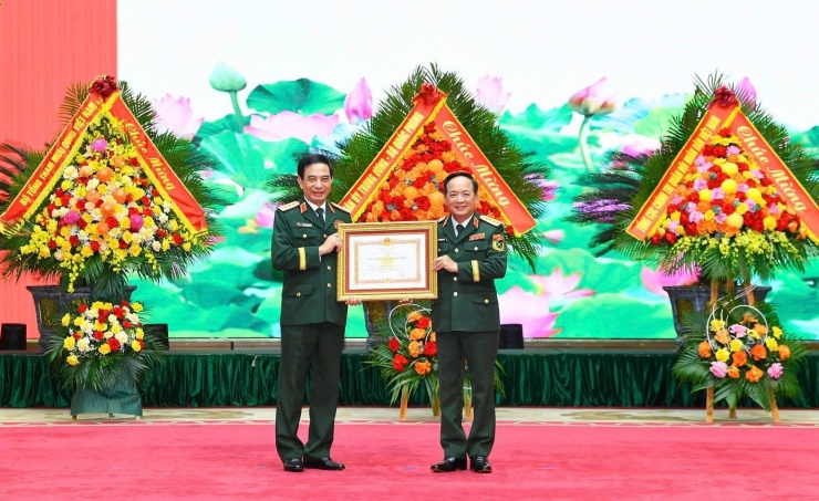 Trao Huân chương Quân công tặng Đại tướng Phan Văn Giang và lãnh đạo Bộ Quốc phòng - 7