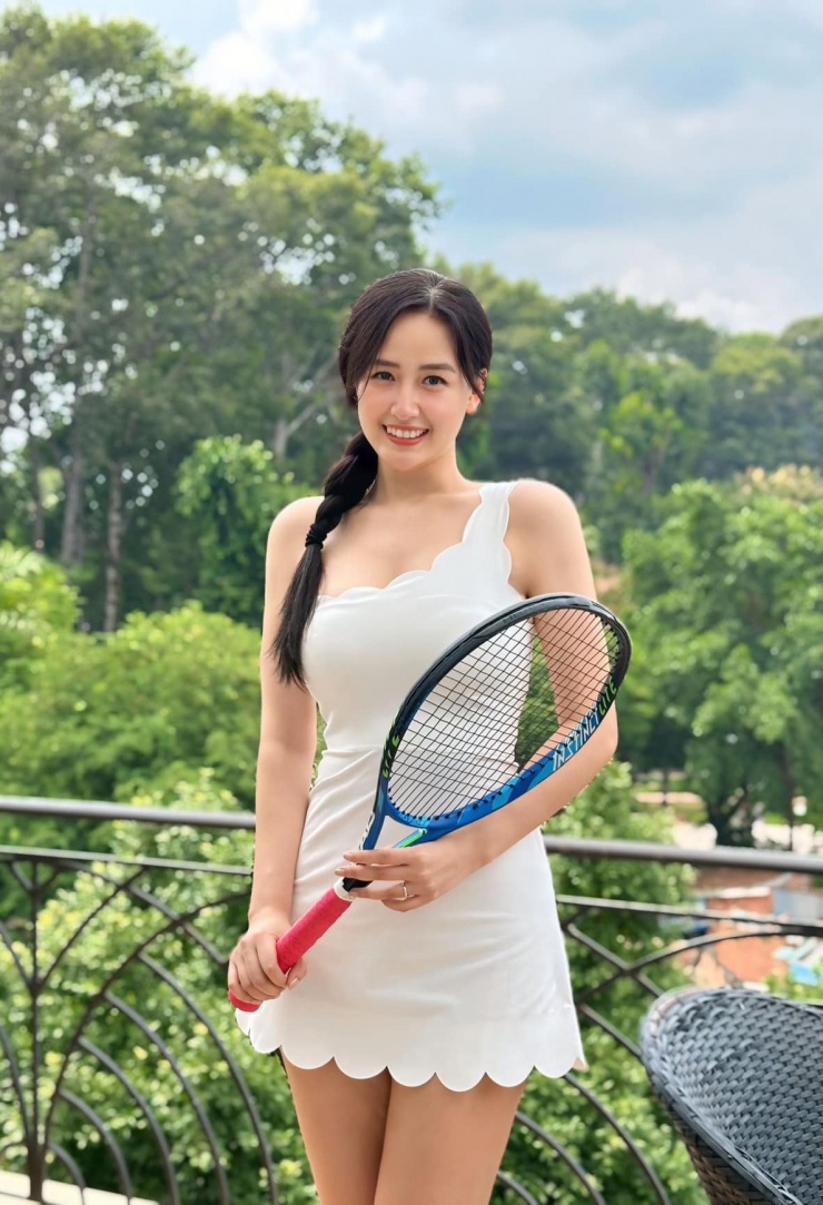 Thời trang chơi tennis của Mai Phương Thúy - 4